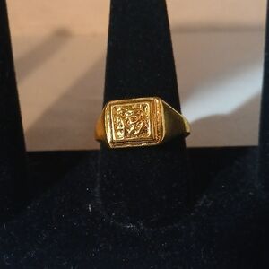 Elegant Gold Men's Ring